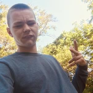 Meet your Posher, Devin